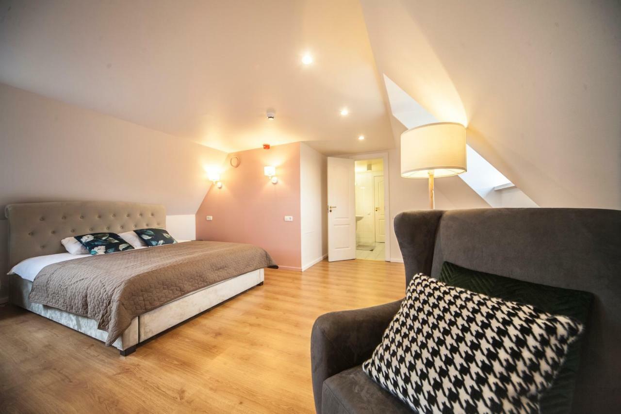 2 Level Apartments In Old Town Riga Ngoại thất bức ảnh